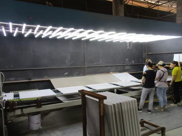 Foshan Kencheng Import And Export Co., Ltd. ligne de production du fabricant