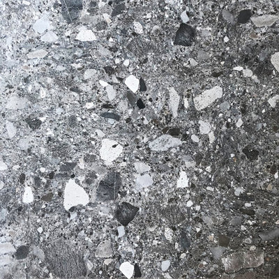 Des carreaux de sol en porcelaine jet d'eau noir abordables pour le design intérieur moderne aux Philippines