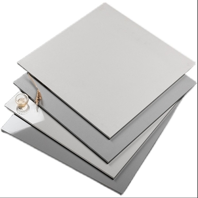 Carreaux de porcelaine de couleur grise 60x60 pour les murs et le sol intérieurs modernes