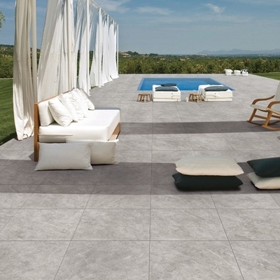 Carreaux de porcelaine gris clair antidérapant de 200 mm x 200 mm Carreaux de sol homogènes extérieurs